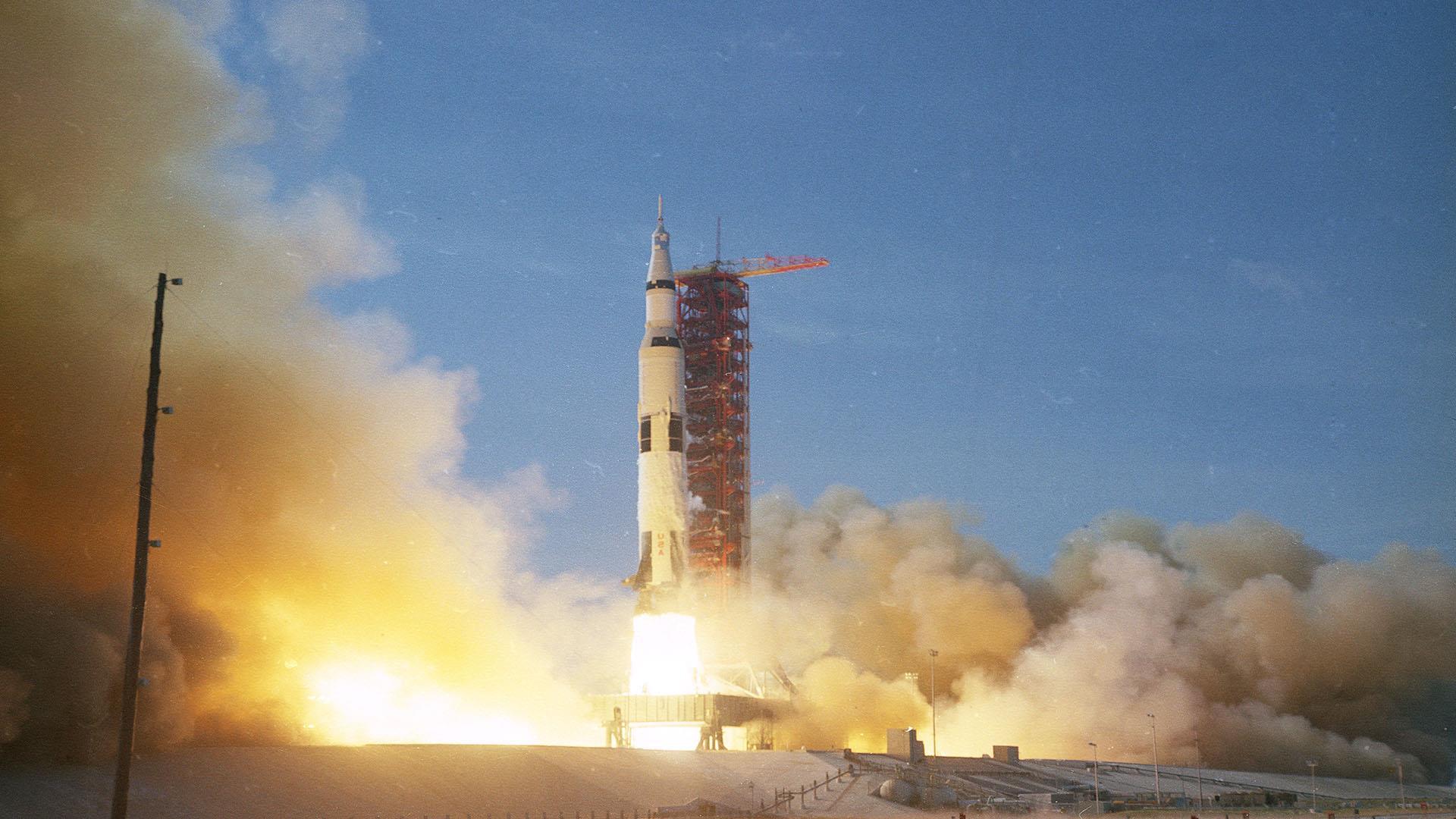 Apollo 11: lift off